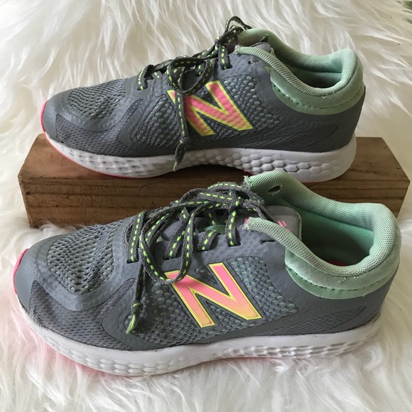 kids new balance tennis shoes